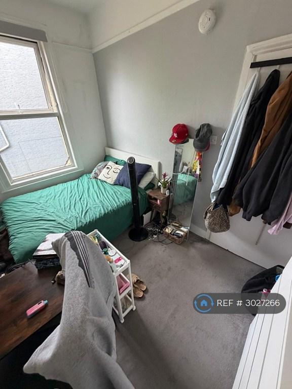 1 bedroom in Parsons Mews, London, SW18 (#3027266)