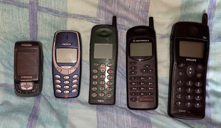 5 Vintage Mobile Phones Nokia Samsung Motorola Philips NEC