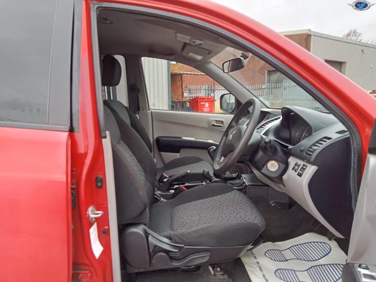 MITSUBISHI L200 2.5 DI-D Trojan Red Manual Diesel 2011