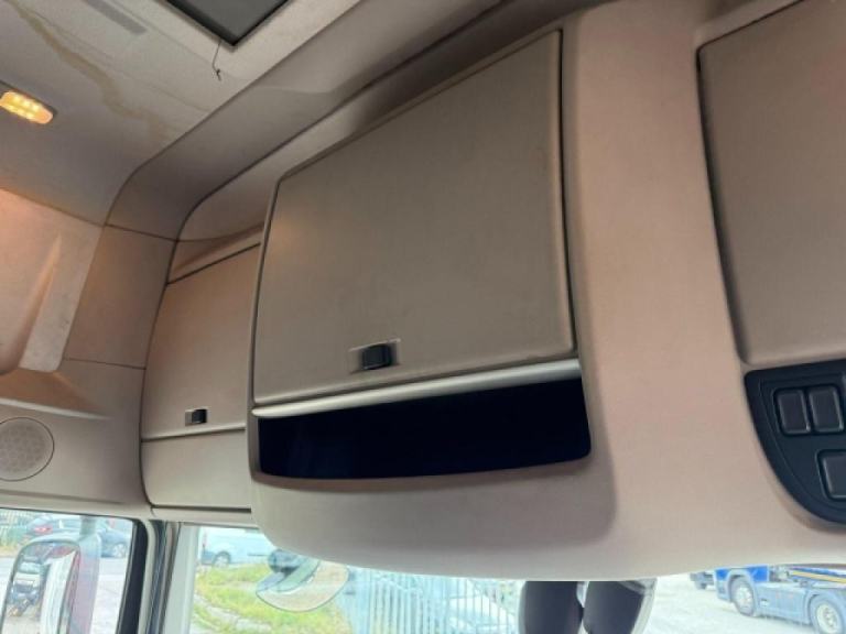 DAF XF 530 6x2 MID LIFT SLEEPER CAB TRACTOR UNIT