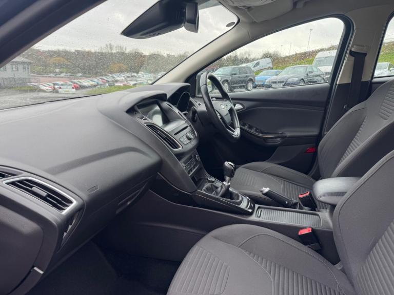 2017 Ford Focus 1.0 EcoBoost 125 Titanium 5dr HATCHBACK PETROL Manual