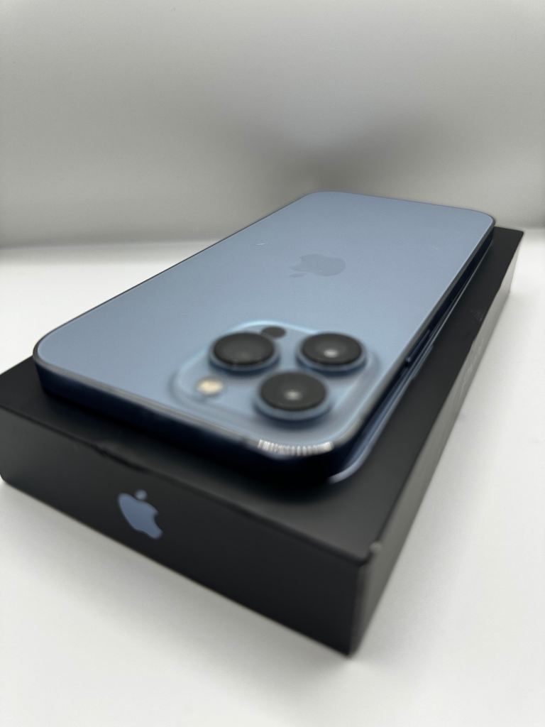 PRISTINE: Apple iPhone 13 Pro Max, 128gb, Blue (UNLOCKED)