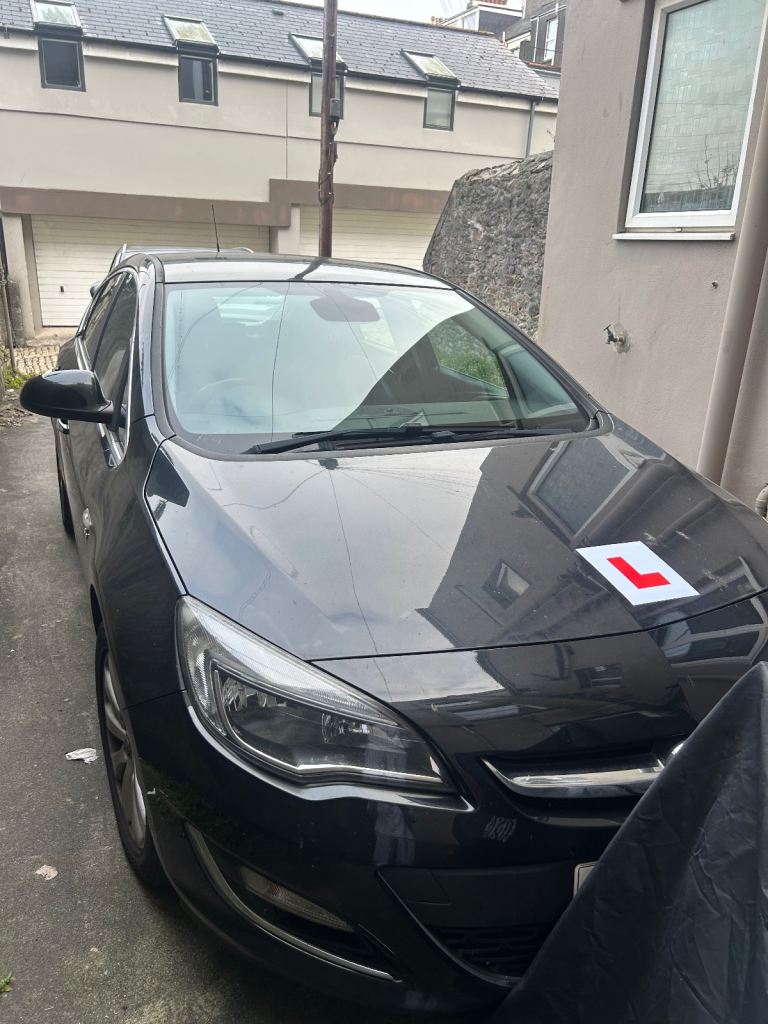 Vauxhall, ASTRA, Hatchback, 2012, Manual, 1686 (cc), 5 doors