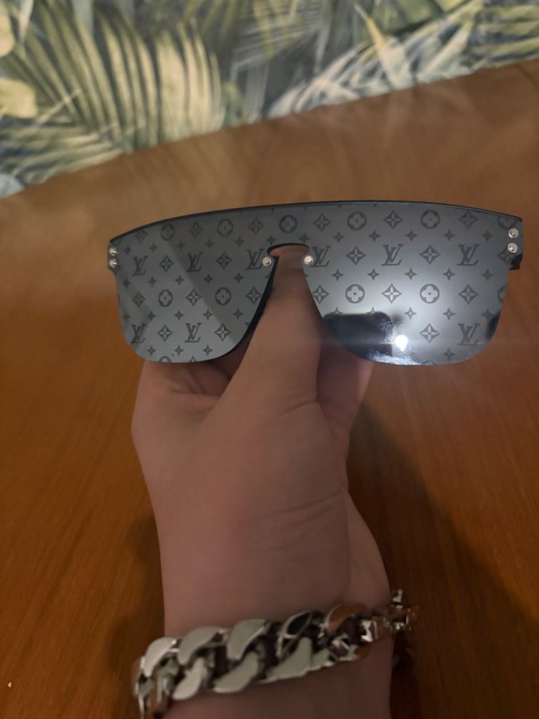 Lv shades brand new