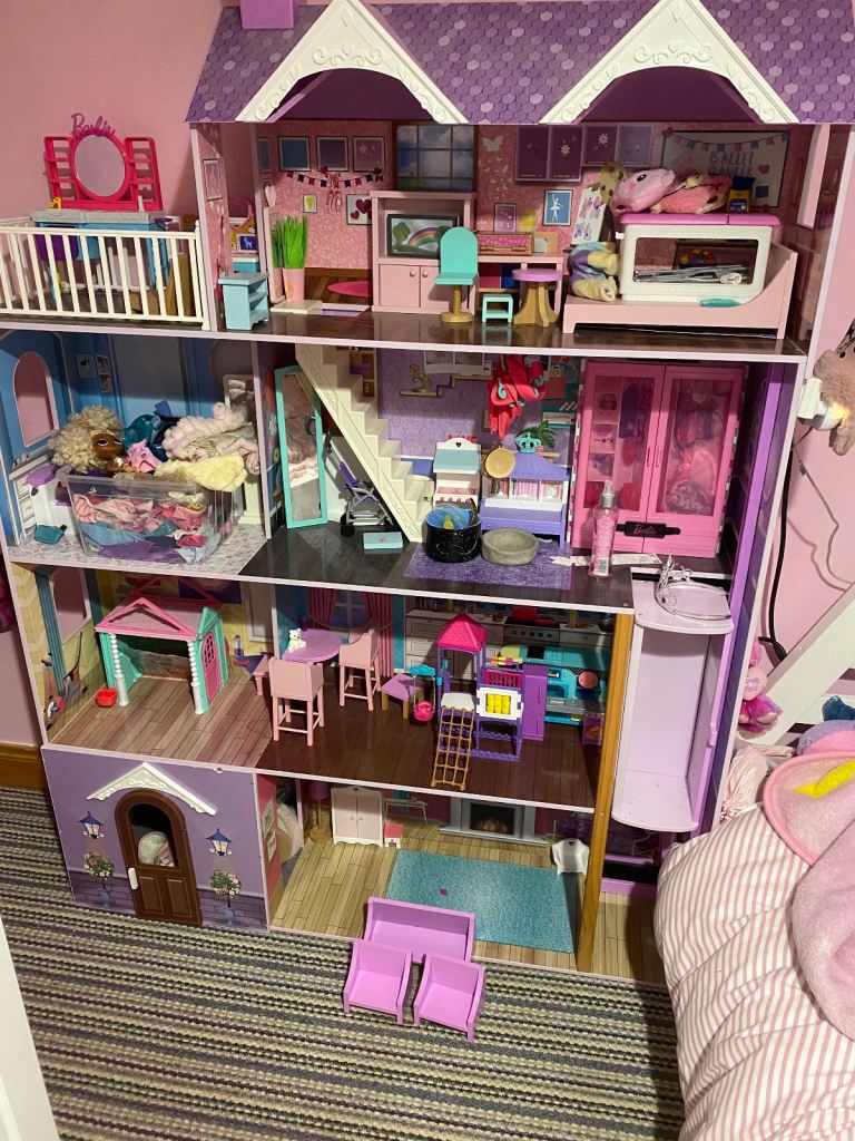 Doll houses 