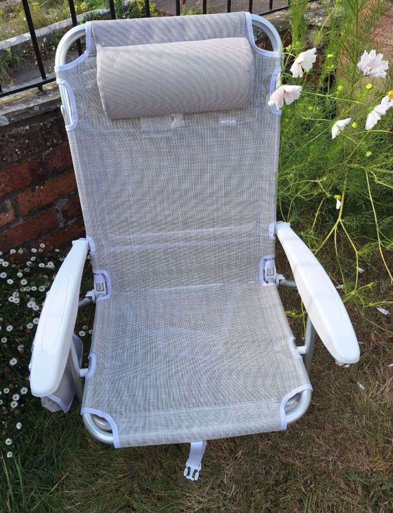 Folding beach/garden/camping chair