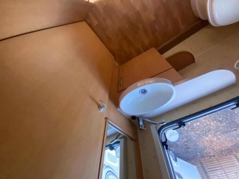 ABBEY AVENTURA 315 - 2007 - 2 BERTH - END WASHROOM - EXCELLENT CONDITION 