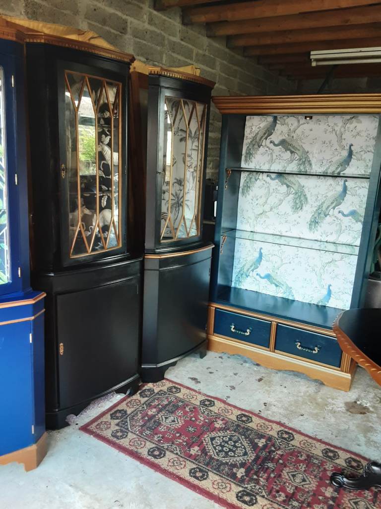 Display or drinks cabinets 