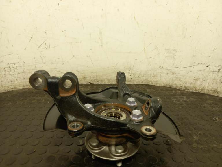Toyota Yaris Wheel Hub Stub Axle O/S 2020-2026 1.5l Petrol Front Rh