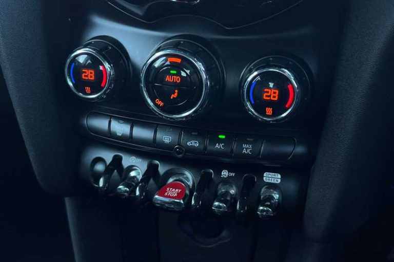 2018 MINI Hatch 1.5 Cooper Hatchback 3dr Petrol Steptronic Euro 6 (s/s) (136 ps) Hatchback Petrol...