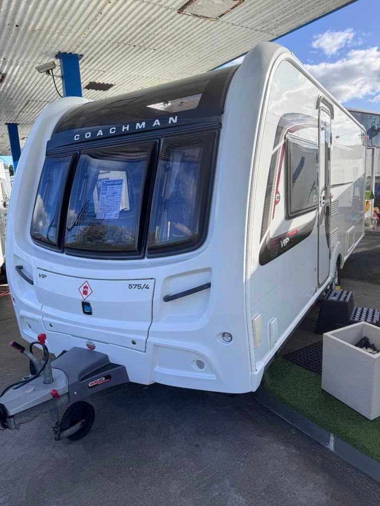 Coachman VIP 575, Yr.2015, Fixed Bed, mover, awning 