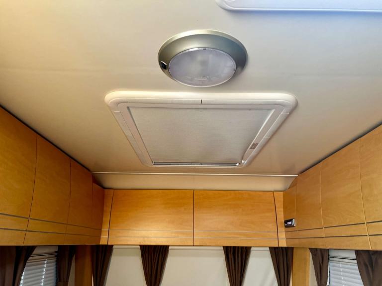 2011 Peugeot Olympus 462 Olympus 462 Single Axle Unlisted Petrol Automatic