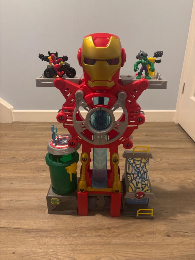 Iron Man Playset with Figures – Good Condition