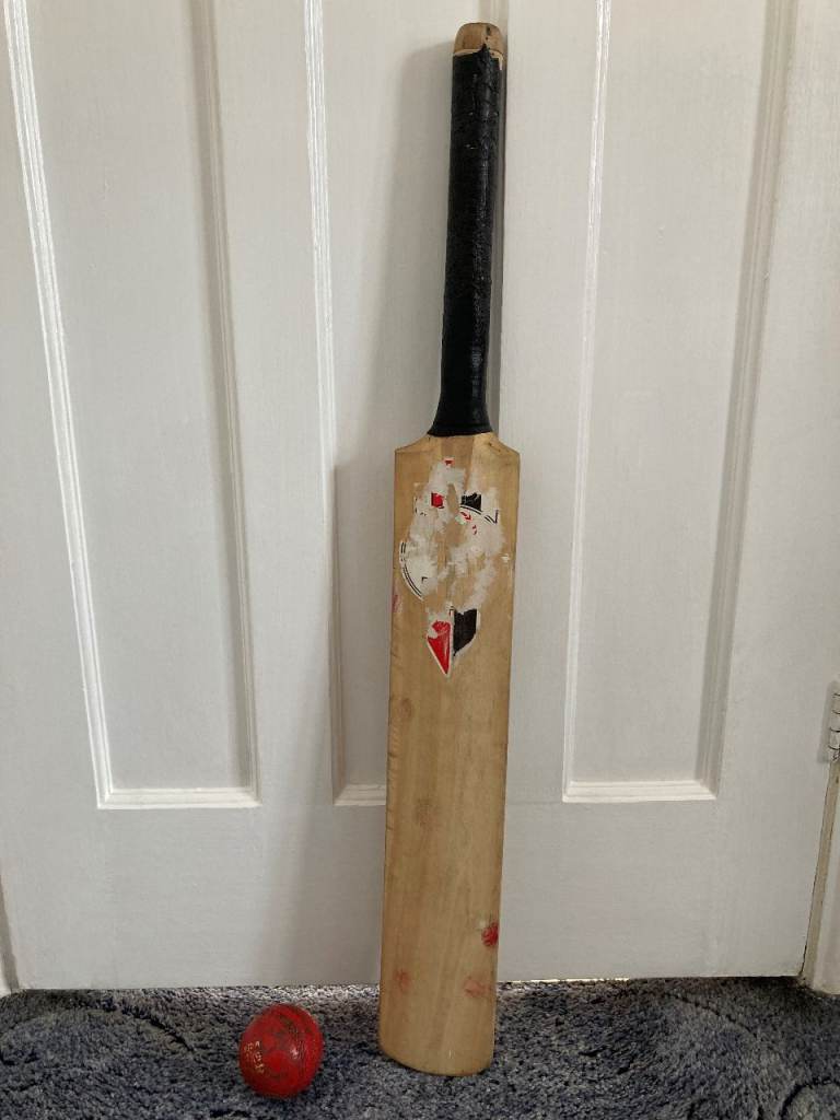 Cricket Bat and red leather Cricket ball five and half ounce – post or collect