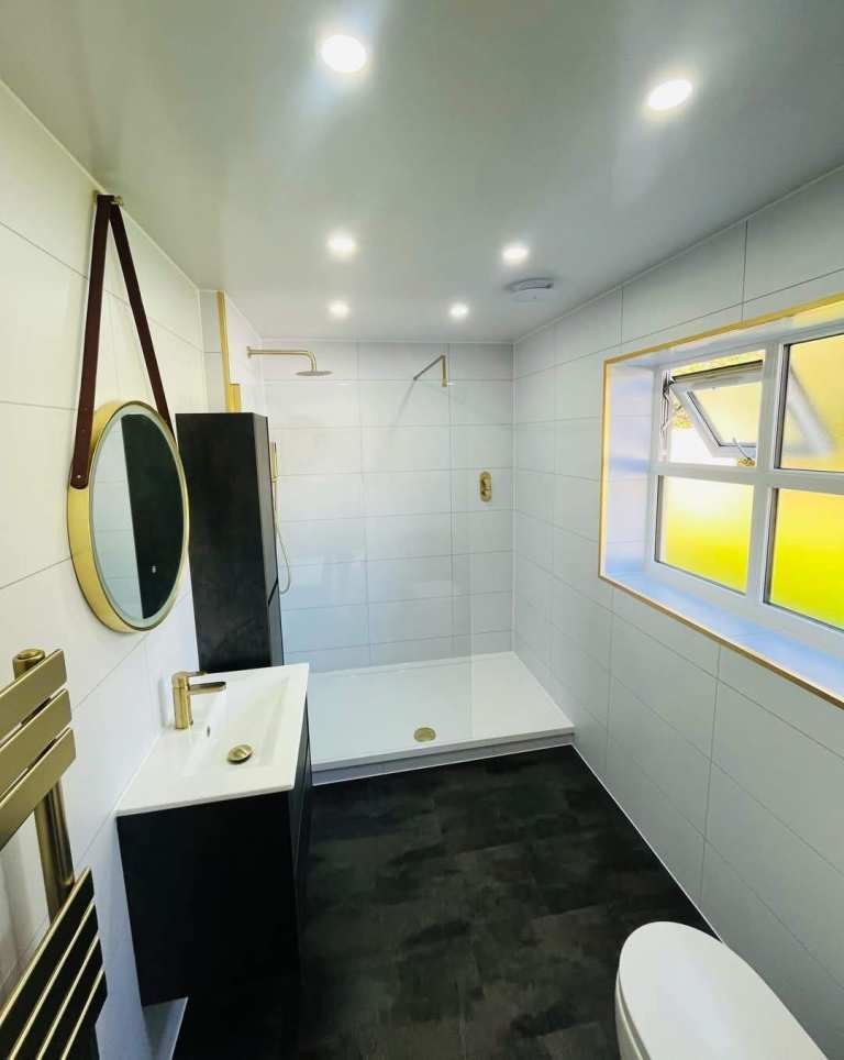 ‼️ £25 White Matt 2.7m ‼️ Wetwall panels wet wall OUTLET Bathrooms Sheds Garages salons pubs rentals
