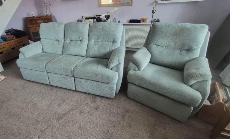 G Plan 3 piece suite -Sofa & 2 Electric recliner Matching Armchairs– Good Condition