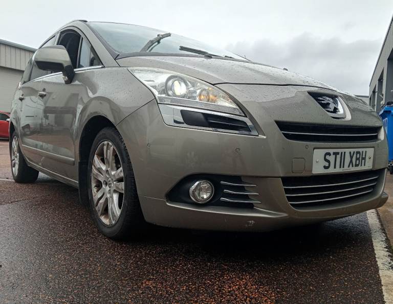Peugeot 5008 Automatic 7 seater towbar 12 months MOT