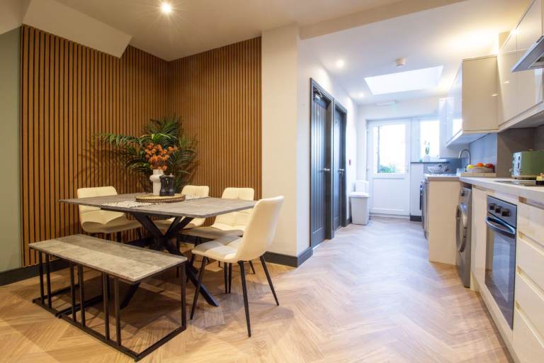 3 Bed Semi Detached House in SK16