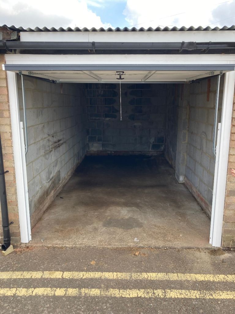 Garage to rent, Canterbury (Brymore Road)