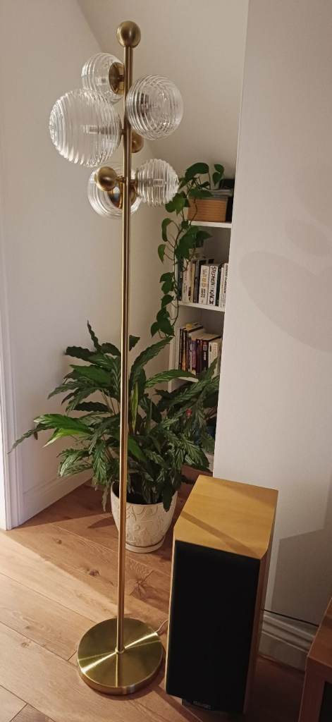 Floor lamp