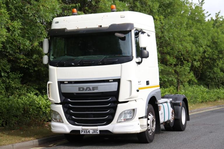 DAF XF 106 460 SPACECAB 6X2 MIDLIFT TRACTOR (2014)