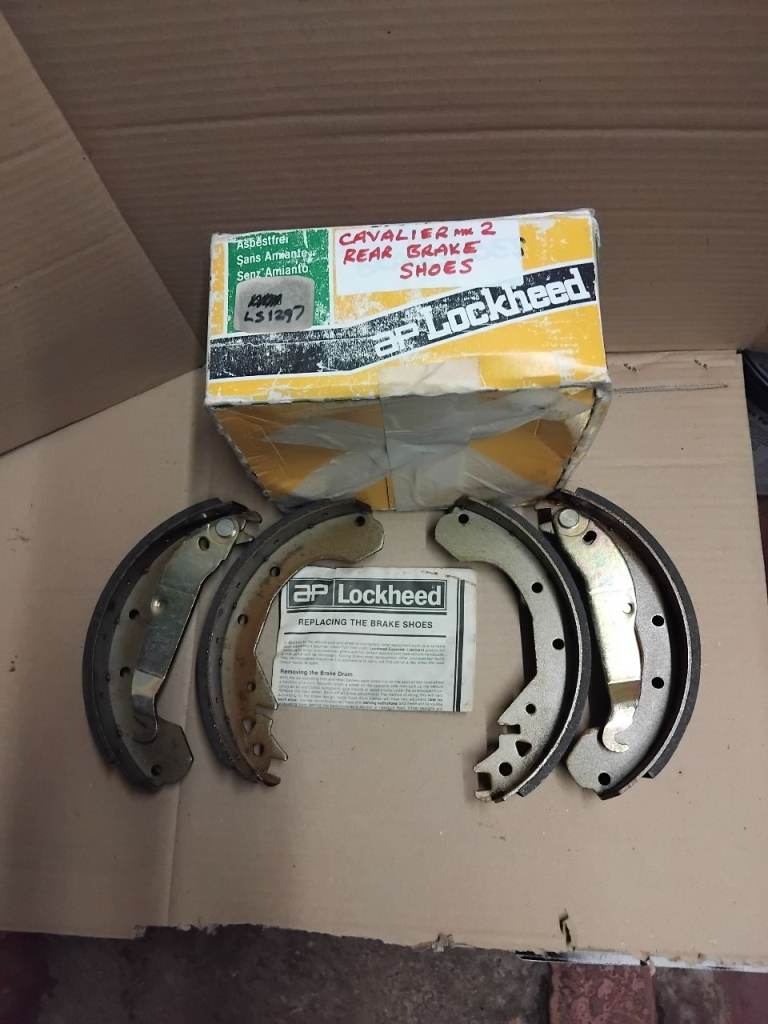 Vauxhall Cavalier Mk2 Rear brake Shoes AP Lockheed 