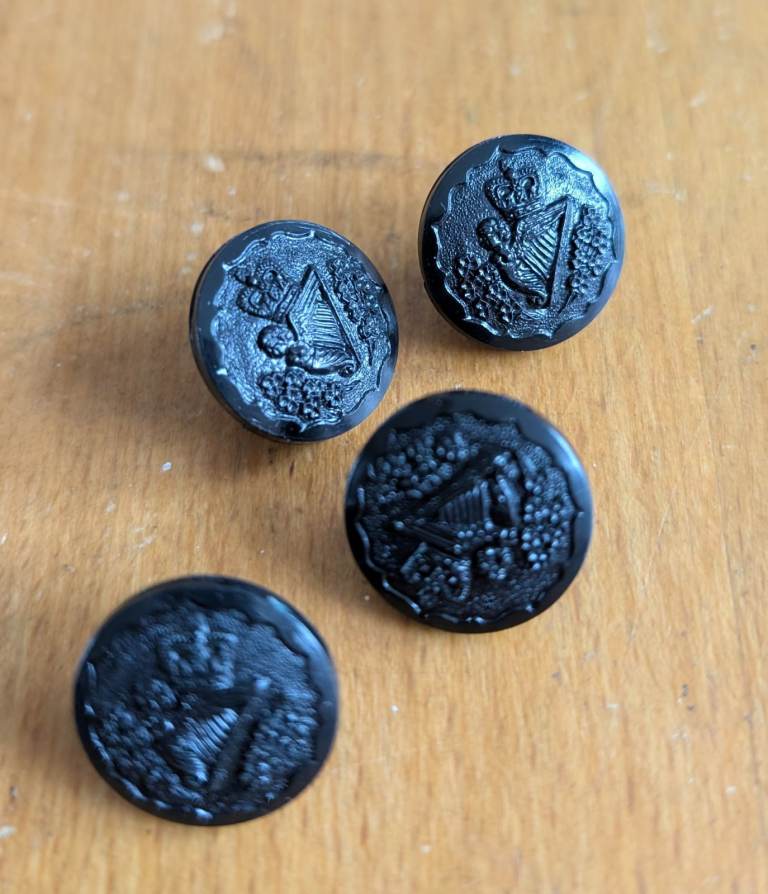 4 x Vintage WW2 Royal Ulster Rifles Black Bakelite Officers Uniform Buttons 18mm