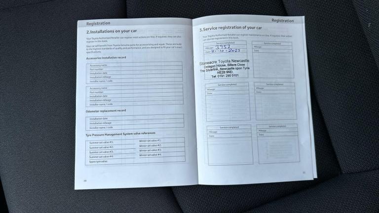 2024 Toyota C-HR 1.8 VVT-h Design SUV 5dr Petrol Hybrid CVT Euro 6 (s/s) (140 ps) HATCHBACK Petro...