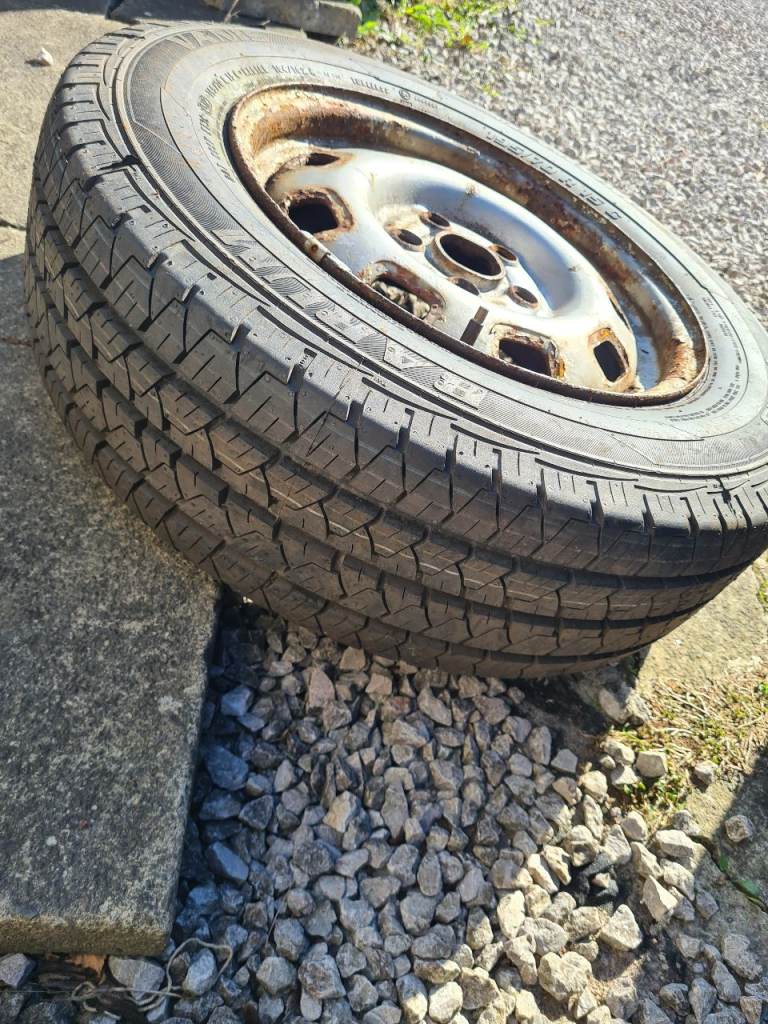 195/70/15 C van brand new on vw 5 stud rim can deliver free locally £70 ono