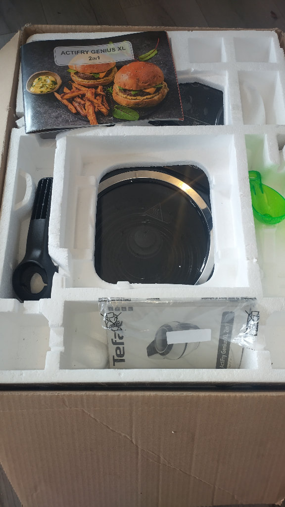 boxed actifry genius xl. free post. minimal use