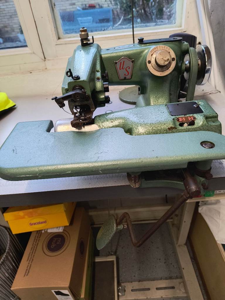 Industrial hemming machine 