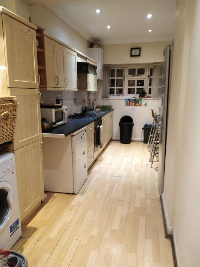 Cosy Double Room in East Acton, All Bills Included - Zone 2