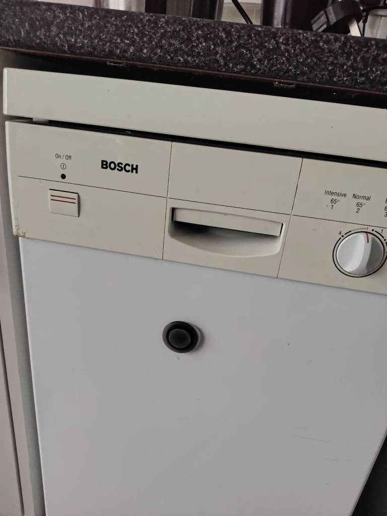 Slimline dishwasher 