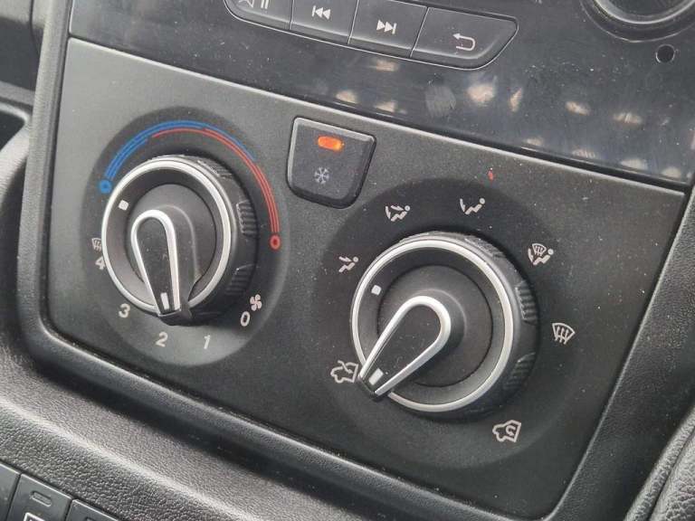 2019 Citroen Relay 2.2 BlueHDi Dropside 165ps CHASSIS CAB DIESEL Manual