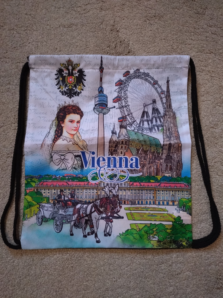 BNWOT Vienna Drawstring Bag