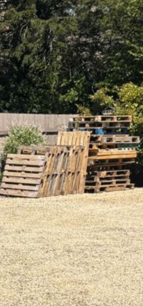 FREE wooden pallets