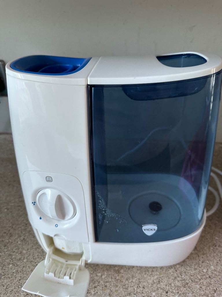 Vicks WarmMist Humidifier - Good Condition