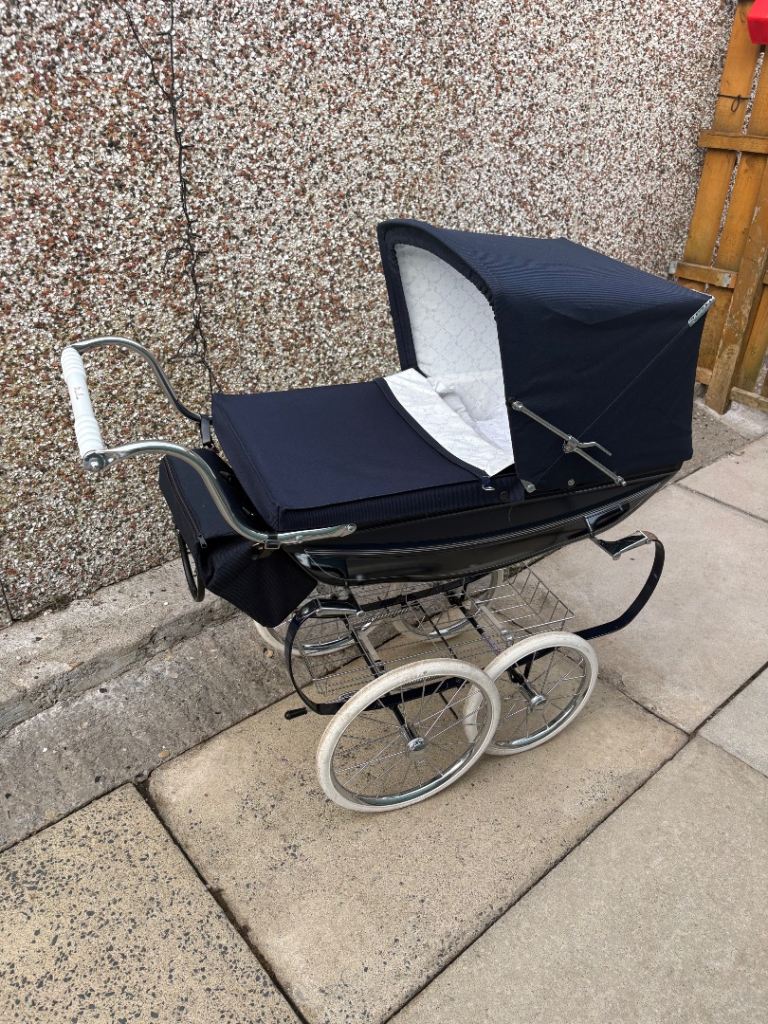 Silver cross dolls coachbuilt pram 