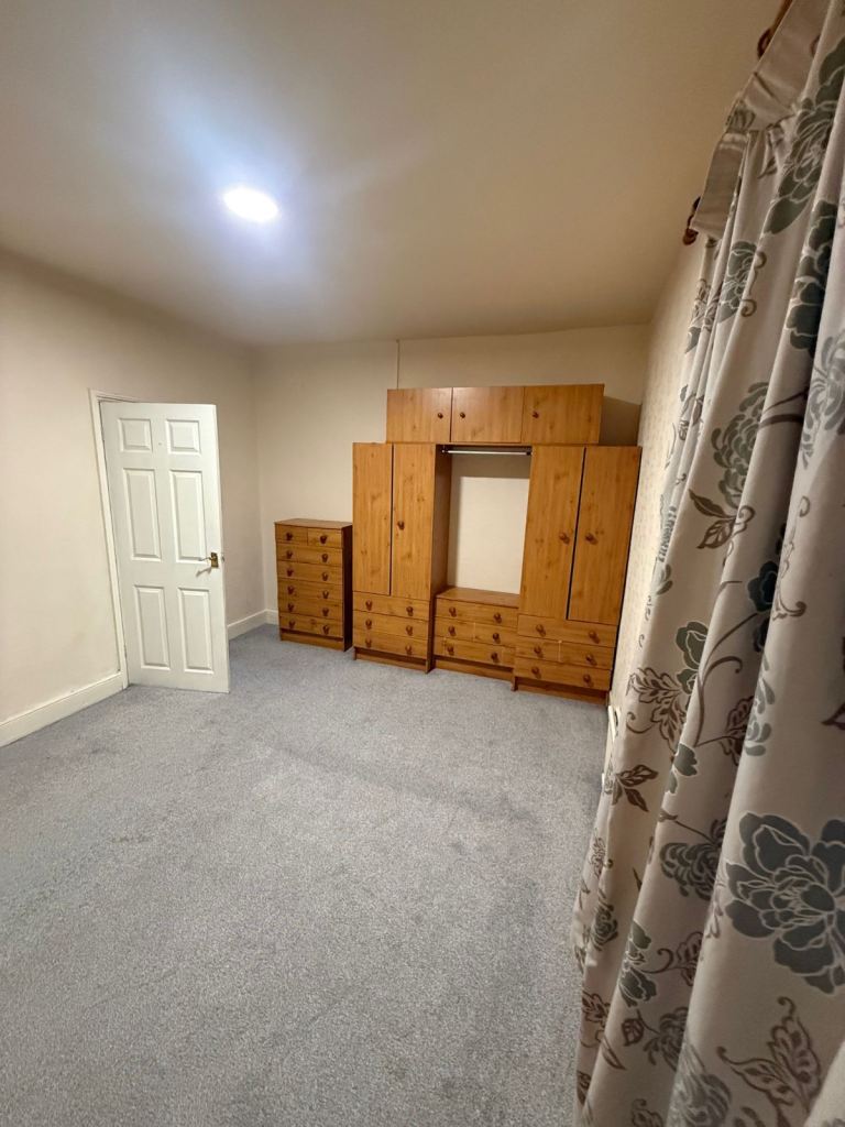 3 BEDROOMS HOUSE FOR RENT. 