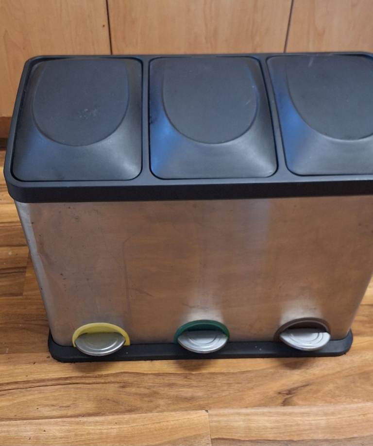 This is a recycling kichen bin in used good condition,