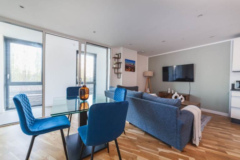 🏙️ SPACIOUS 2-BED W/ TERRACE | LONG-TERM | COMPANY LETS WELCOME – VAUXHALL SE11