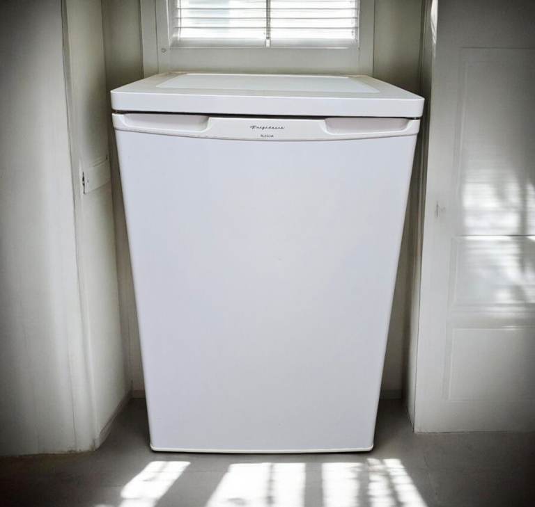 Frigidaire undercounter freezer with 4 drawers delivery or collection 