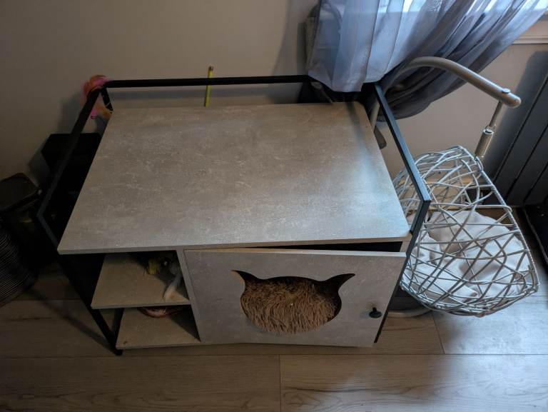 Cat box 
