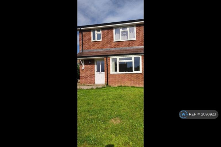 3 bedroom house in Leigh Road, Fareham, PO16 (3 bed) (#2098923)