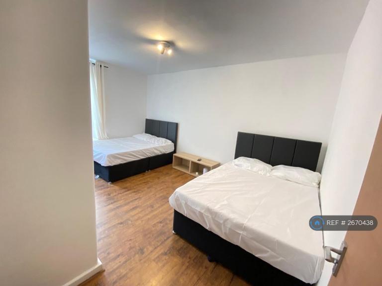 2 bedroom flat in Boundary St, London, E2 (2 bed) (#2670438)