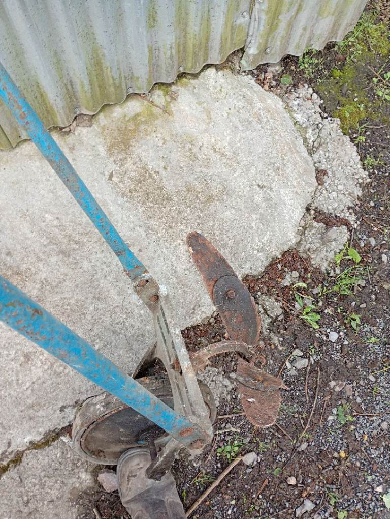 Manual plough
