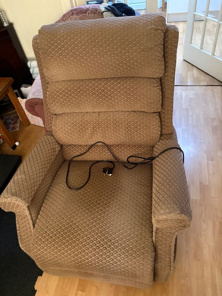 Electric recliner 