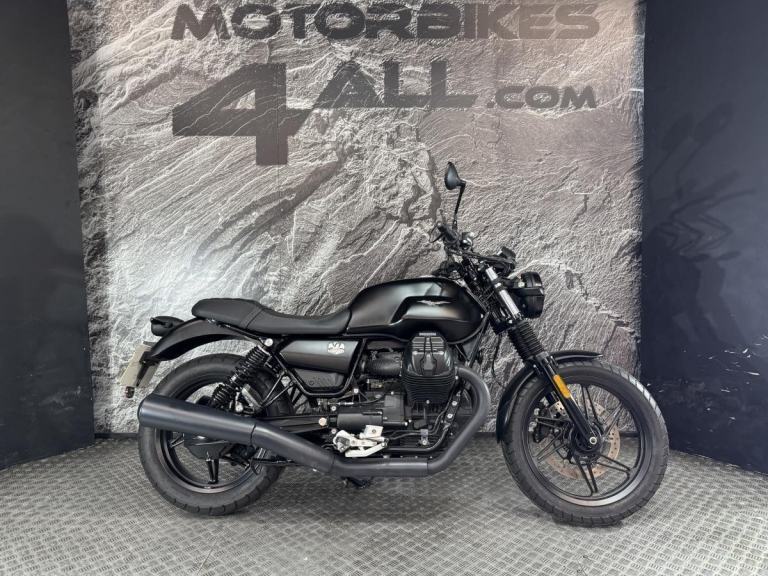 MOTO GUZZI V7 IV STONE 2022