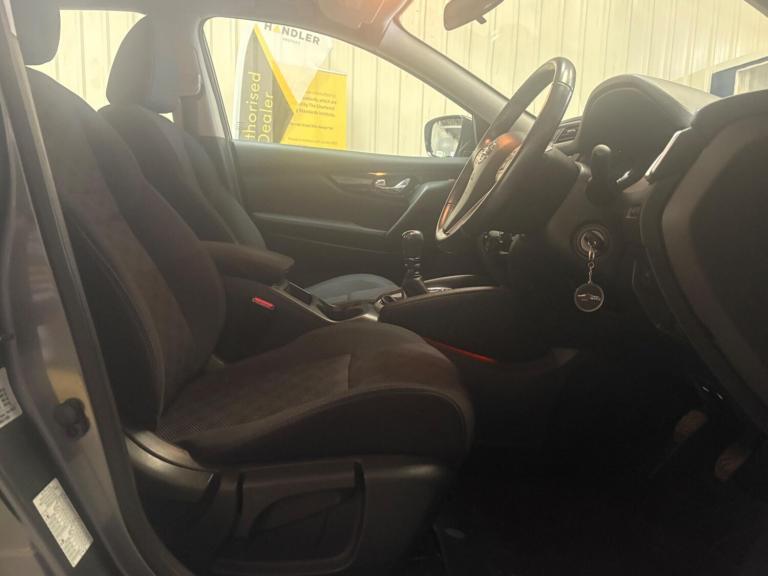 2014 Nissan Qashqai 1.2 DiG-T Acenta 5dr HATCHBACK PETROL Manual