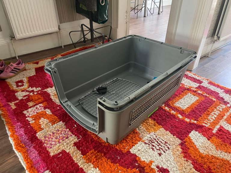 FREE: Large dog kennel PETMATE Sky Kennel